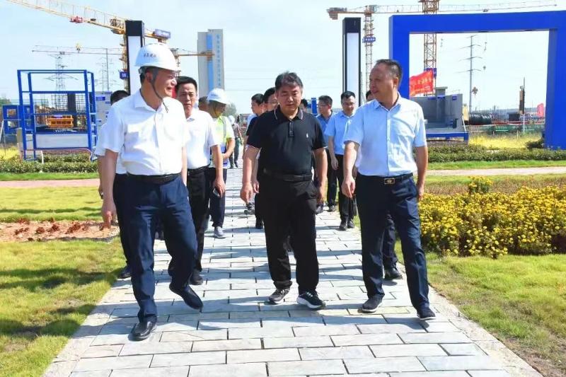 2022年10月，岳陽(yáng)市委書(shū)記曹普華到岳陽(yáng)自貿(mào)片區(qū)綜合體建設(shè)項(xiàng)目調(diào)研